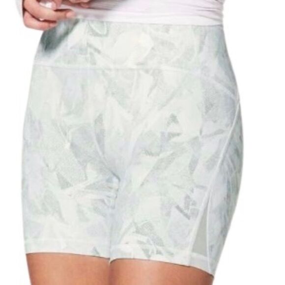 NWT Lululemon Train Times Short 6" Jasmine White Multi / White - Picture 1 of 10
